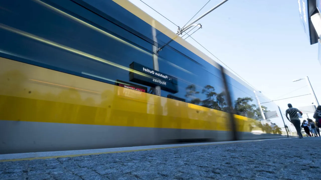 Novos 22 veículos do Metro do Porto começam a chegar em 2026