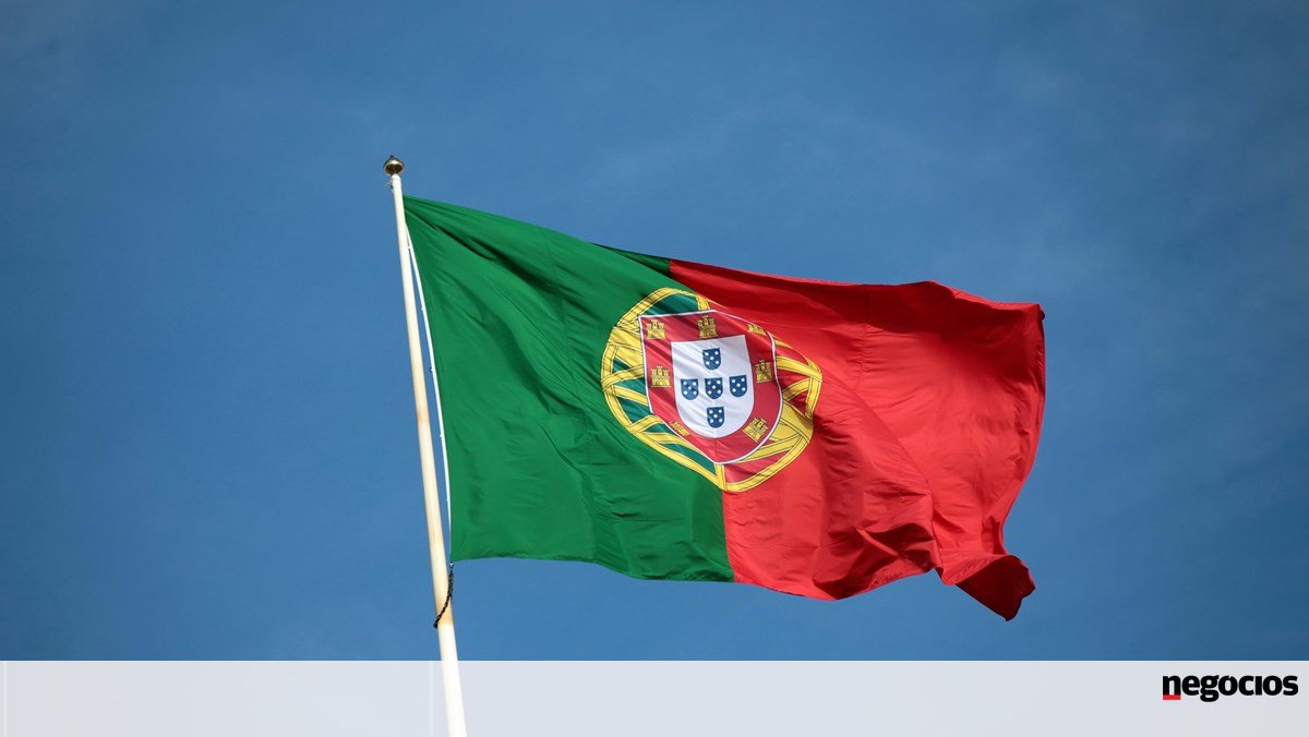 Portugal no mercado a emitir três mil milhões em dívida. Cupão ronda os 3,25% na abertura - Obrigações