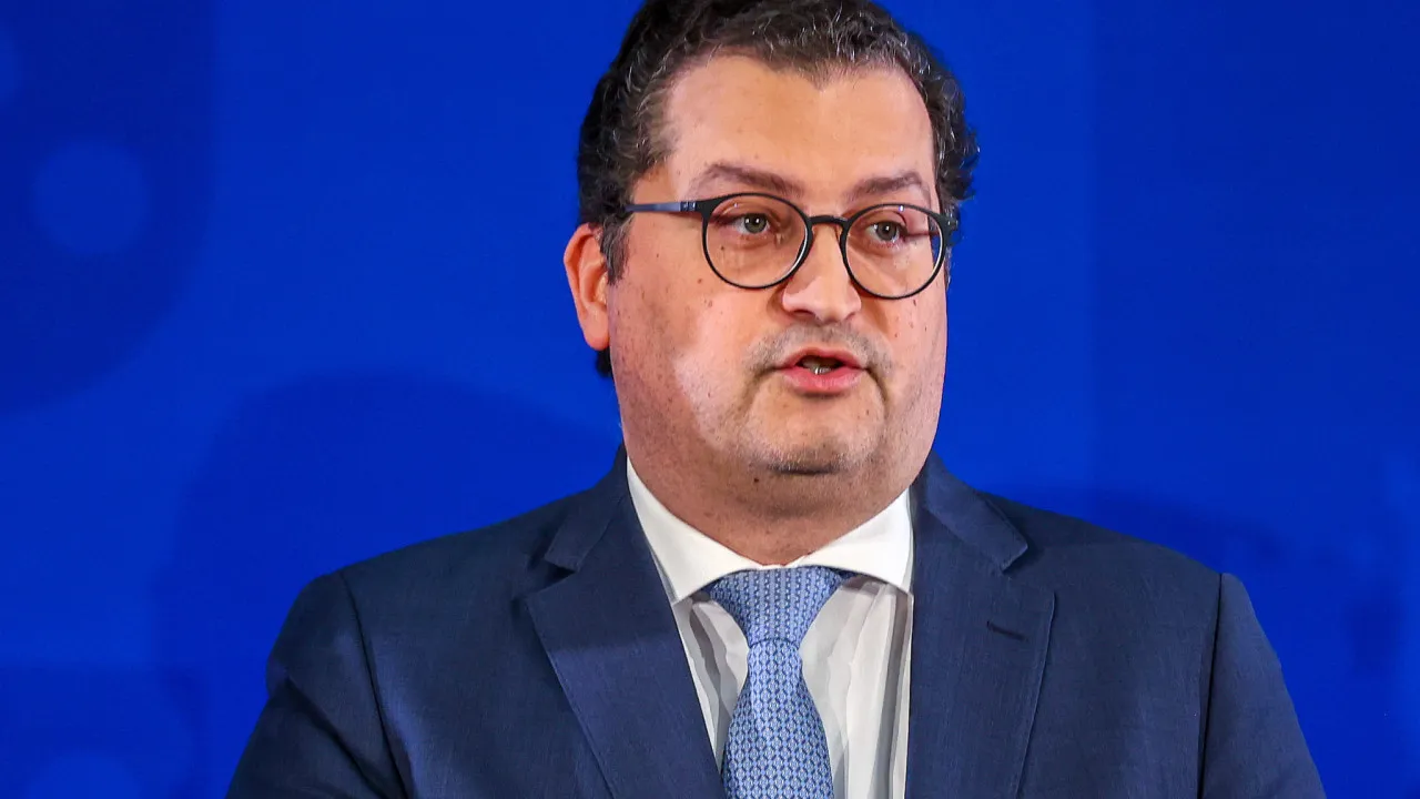 Proposta de mecanismo da UE para Defesa? É "início de discussão"