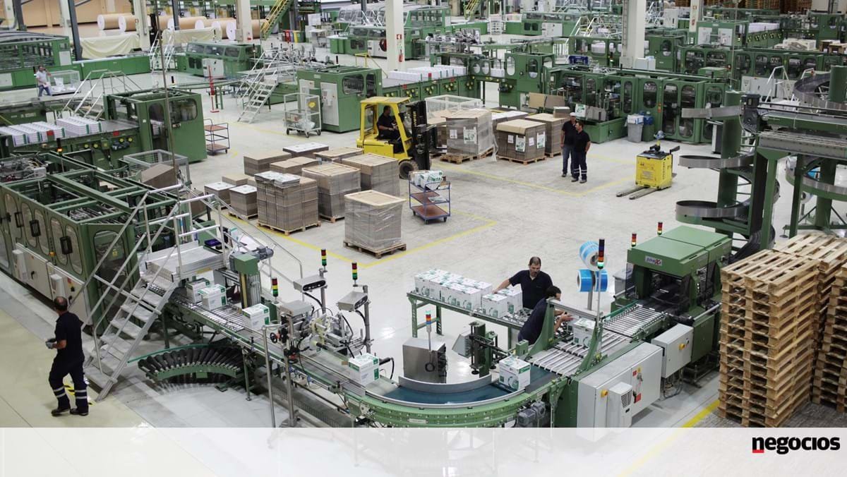 Salário mínimo na UE entre os 2.638 euros do Luxemburgo e 551 na Bulgária em 2025 - Economia