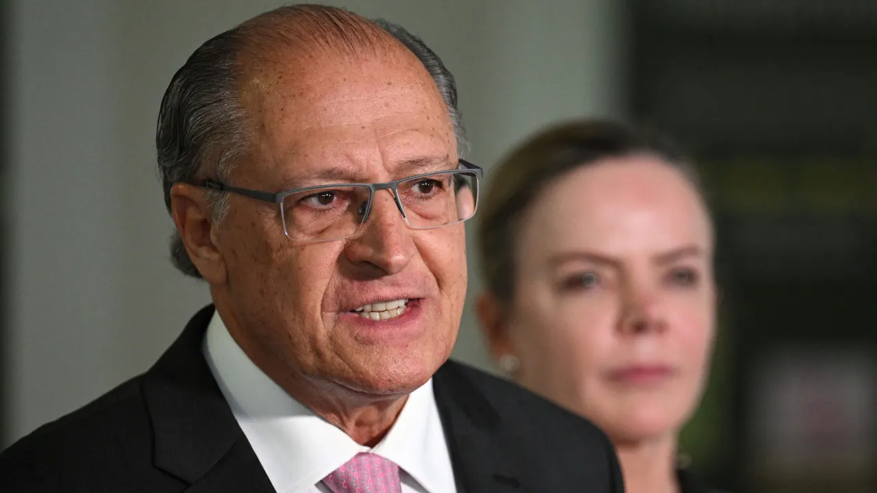 Tarifas? Vices do Brasil e China reforçam defesa do multilateralismo
