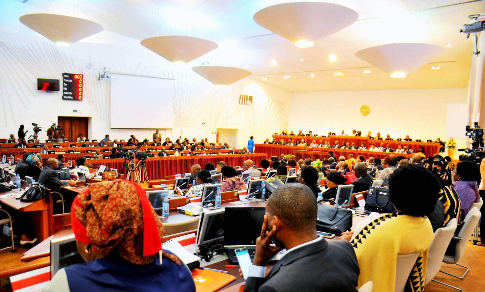 Parlamento debate proposta de Lei do SERNIC