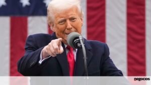 Acordo fixa tarifas sobre bens chineses nos EUA em 55%, diz Trump - Mundo