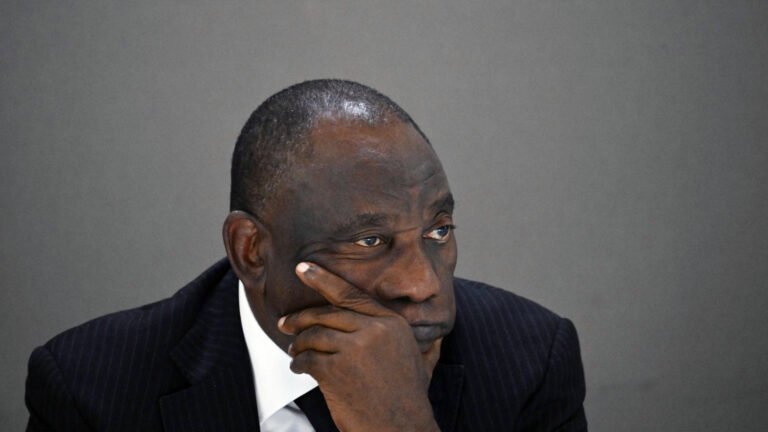 Aliança Democrática dá ultimato ao Presidente sul-africano para afastar ministros supostamente acusados de irregularidades