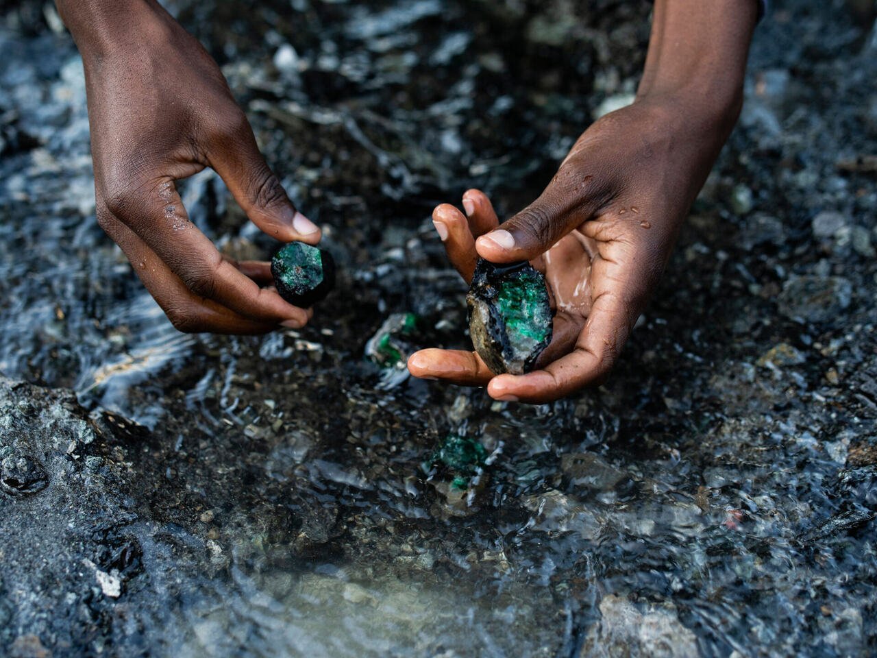 Gemfields Conclui Segunda Unidade de Processamento de Rubis Avaliada em 70 Milhões de Dólares Até Setembro • Diário Económico
