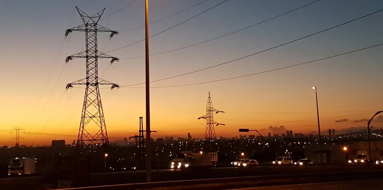 Governo Trava Subida de Mais de 17% Nas Tarifas de Electricidade • Diário Económico