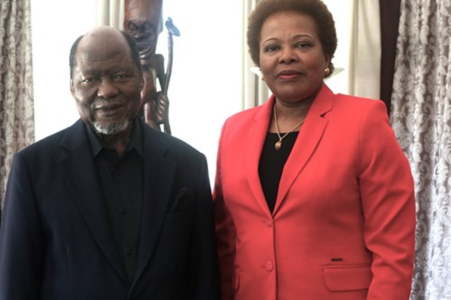 Joaquim Chissano e Maria do Carmo partilham prémio José Aparecido