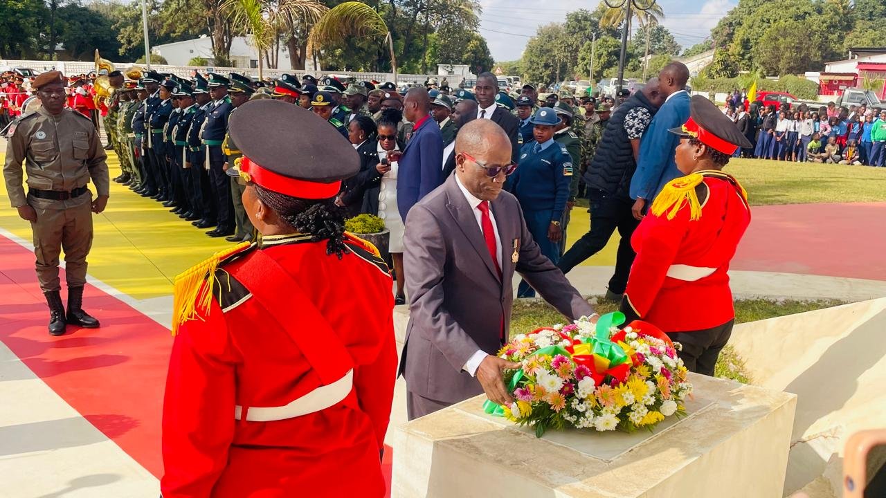 Jubileu da independência ao rubro em Chimoio
