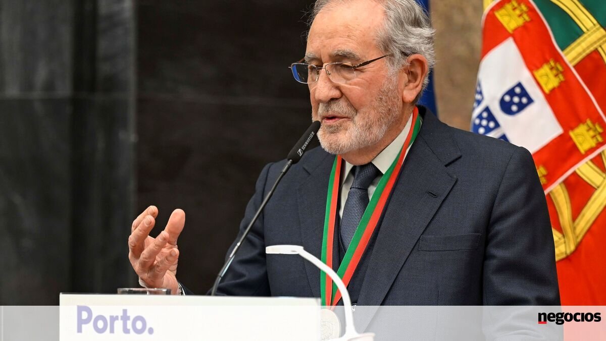 Marcelo vai condecorar Eanes com grande-colar da Ordem Militar de Avis - Economia
