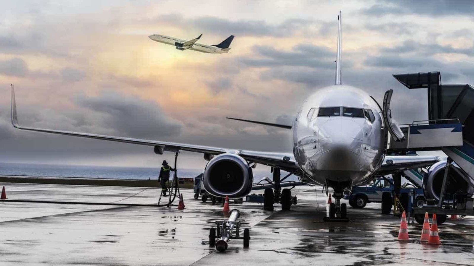Nova Operadora Aérea Está Retida à Espera de Luz Verde do IACM • Diário Económico