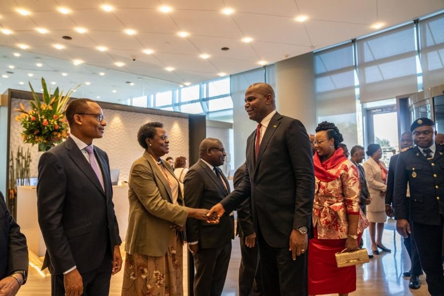 Presidente Chapo já está em Sevilha