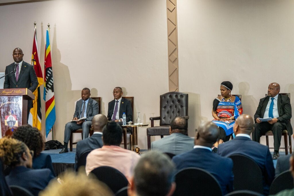 Presidente de Moçambique propõe parcerias para impulsionar relações com Eswatini