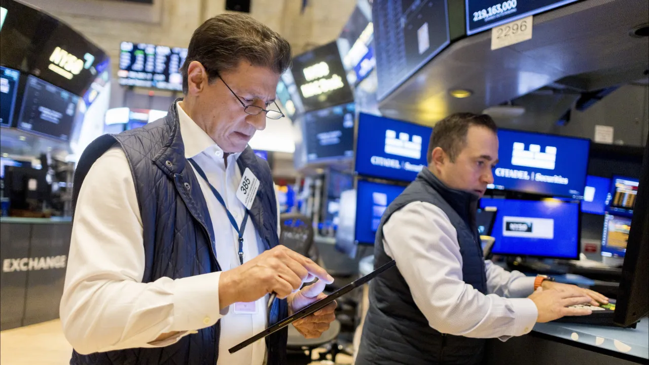 Wall Street fecha sem rumo na expectativa de estatísticas económicas