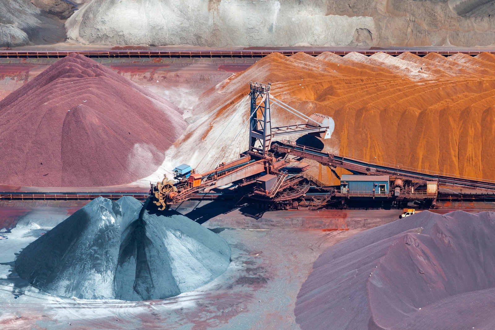 Angola Obtém 63,5% na Avaliação de Transparência na Indústria Extractiva • Diário Económico