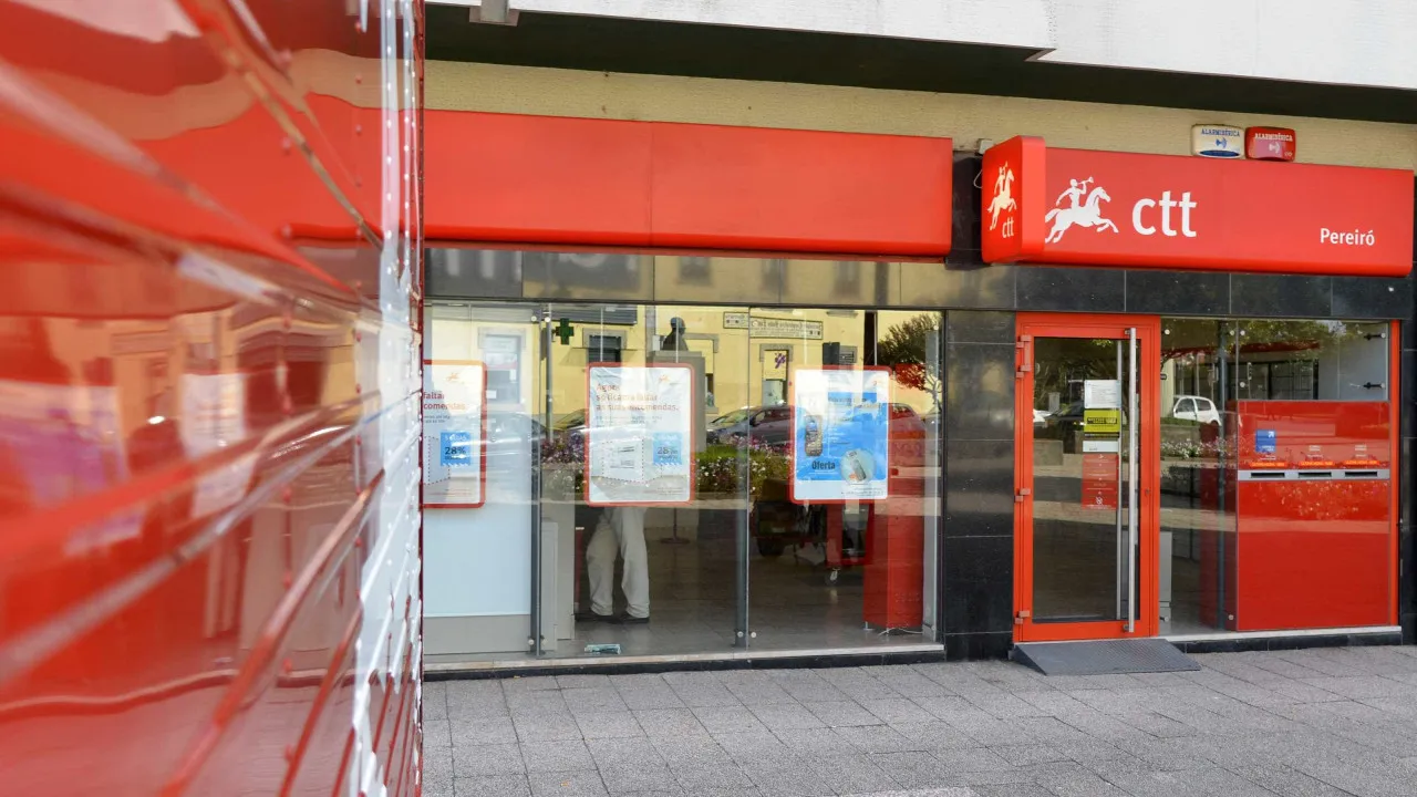 Aumento do serviço postal universal limitado a 12% ao ano
