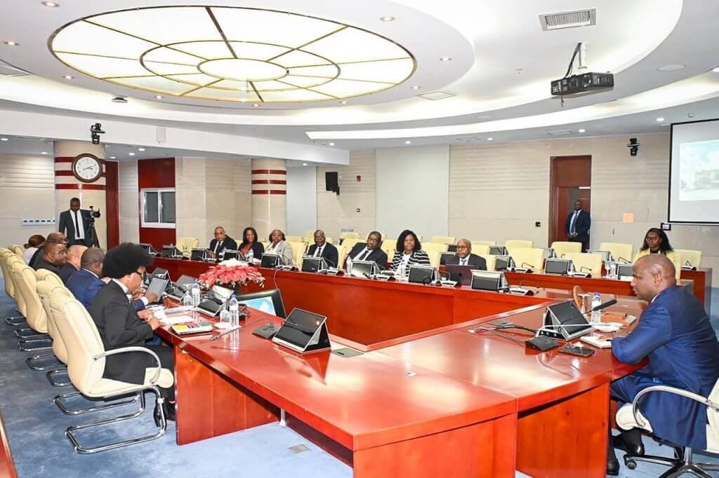 Chapo dialoga com Conselho Superior da Comunicação Social