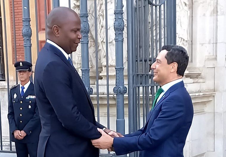 Daniel Chapo visita Palácio de San Telmo