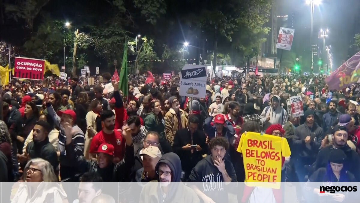 Milhares protestam em São Paulo contra tarifas de 50%