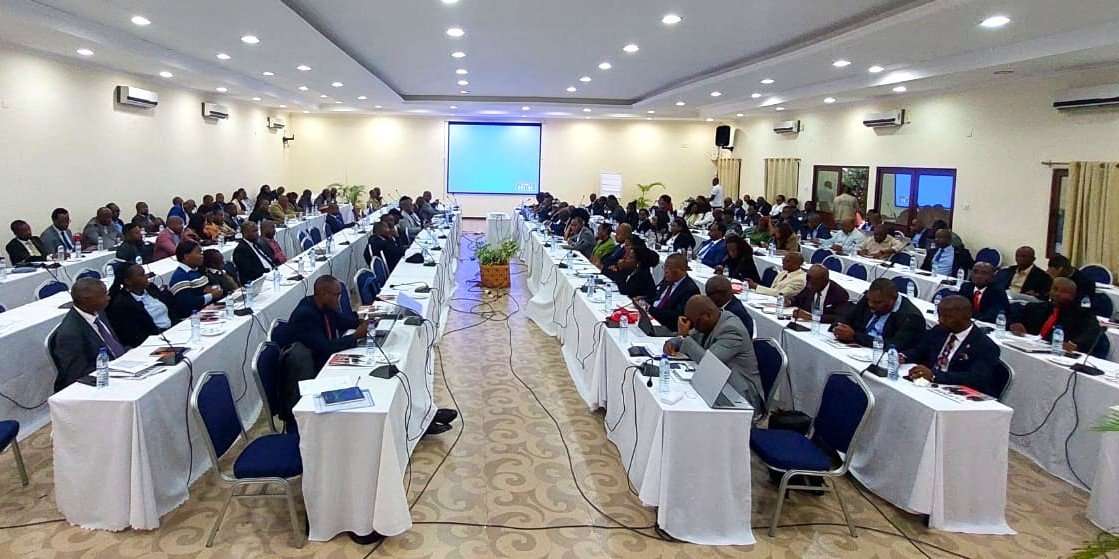 NO SECTOR DE COMUNICAÇÃO SOCIAL: Despreparo dos