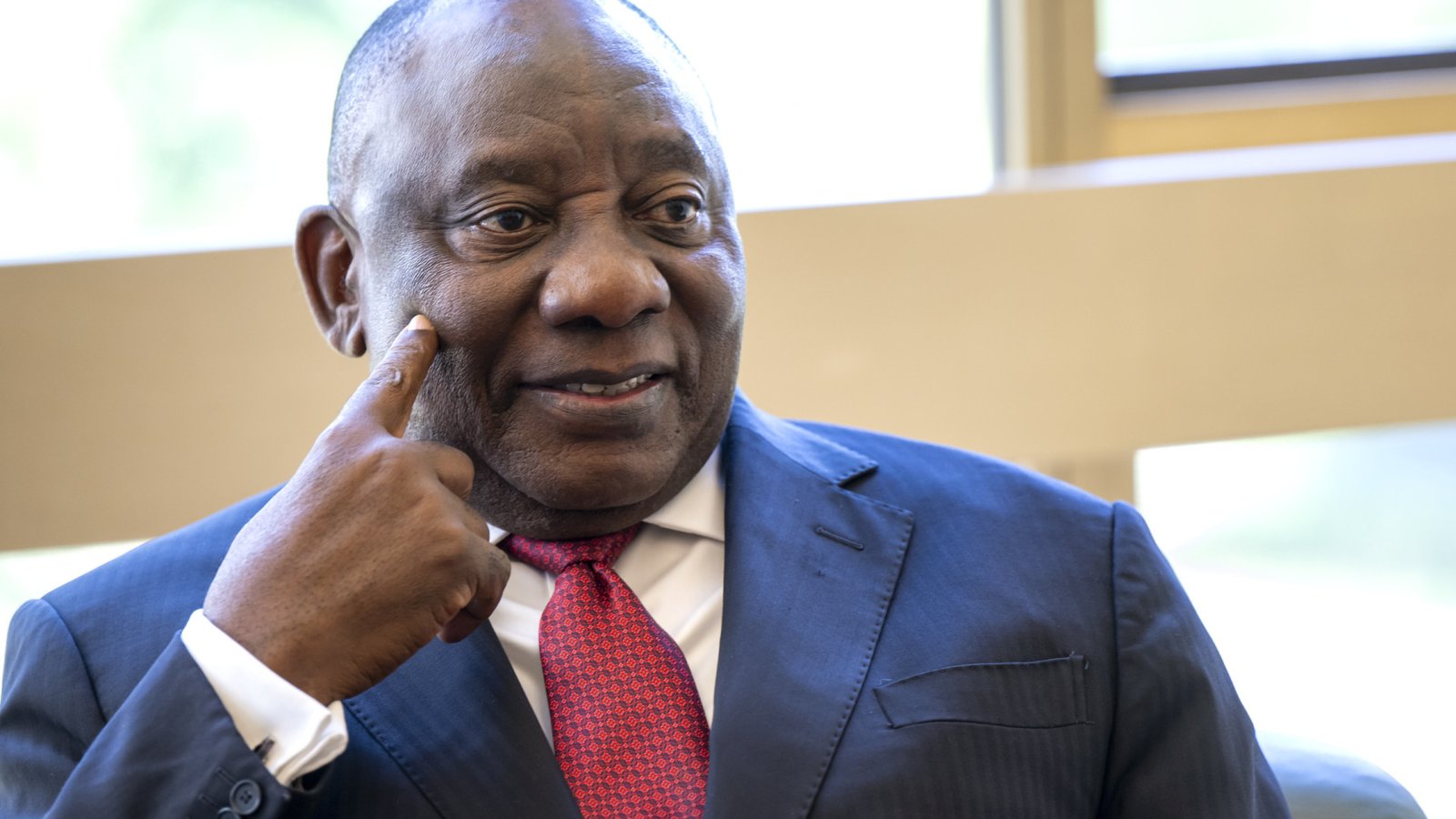 Presidente sul-africano quer informação sobre acusações de cumplicidade entre altas patentes da polícia e grupos criminosos