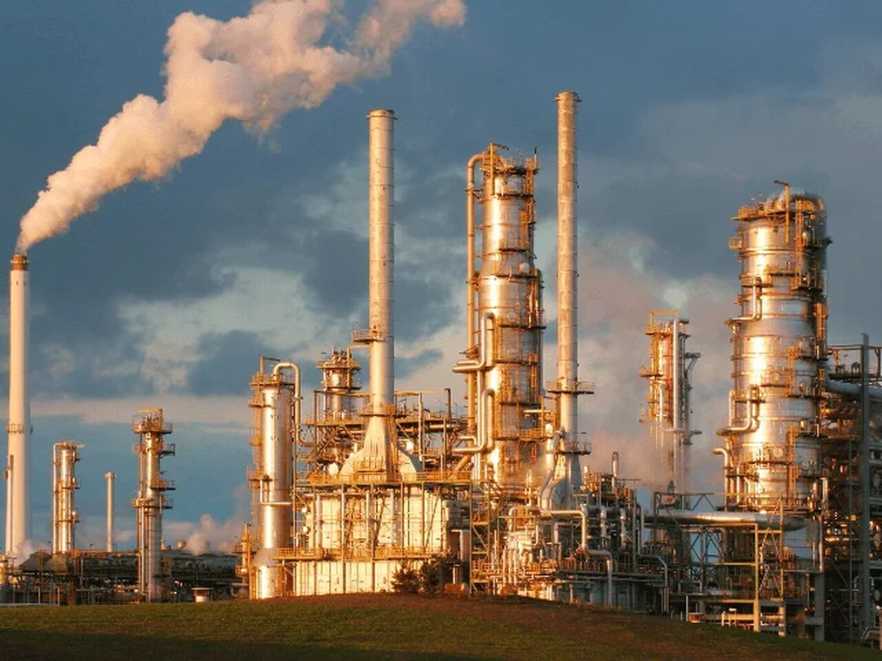 Zâmbia Adquire 26% da Refinaria do Lobito Para Garantir Preços Mais Acessíveis de Combustíveis • Diário Económico