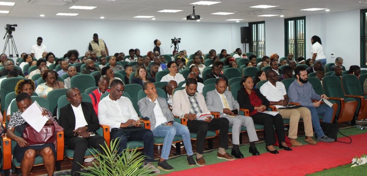 Academia preocupada com uso do "Chatgpt" para realização de...