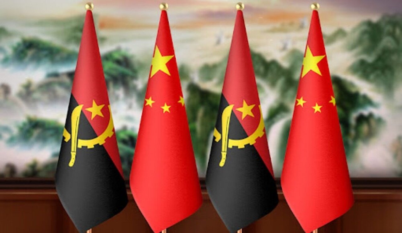 Angola e China Pretendem Organizar Encontro Empresarial Para Promover Diversificação da Economia • Diário Económico