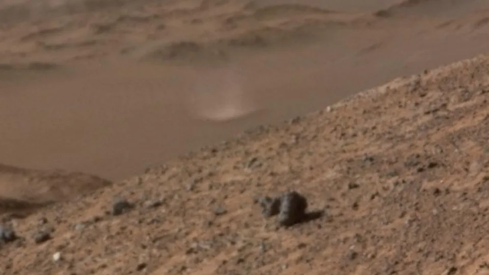 China divulga detalhes de missão para recolher amostras de...