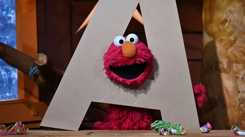 Elmo, da Rua Sésamo, foi alvo de hacking e fez 'posts'...