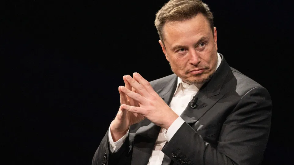 Elon Musk diz qual é a 'favorita' a vencer 'corrida' da IA