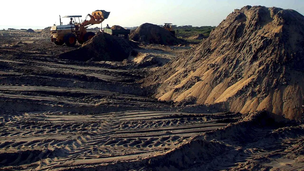 Exploração Das Areias Pesadas Continua Sem Data Definida •