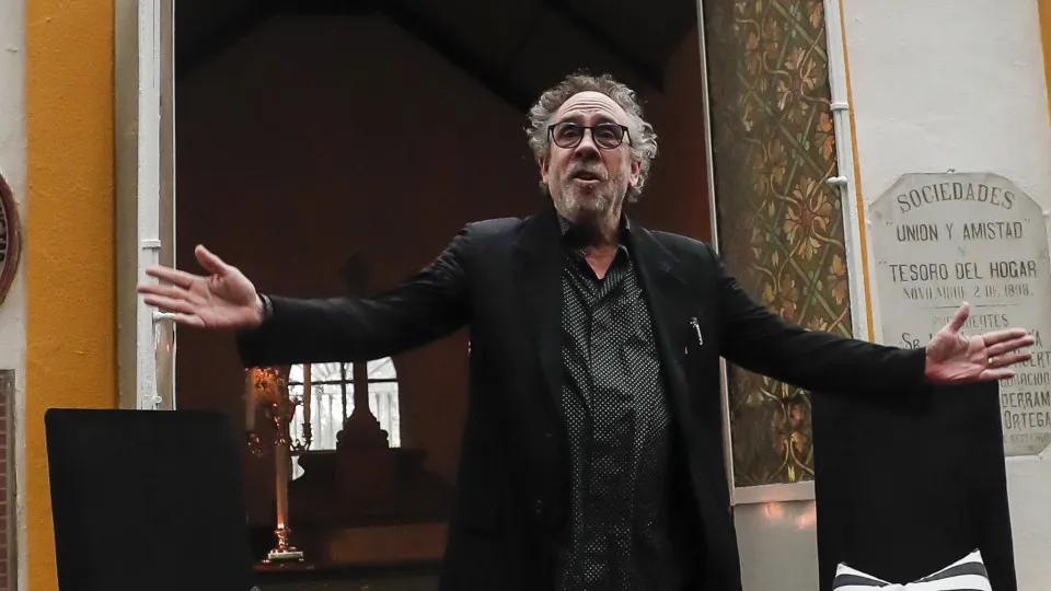 Há alguma "família que não seja esquisita"? 'Wednesday'...