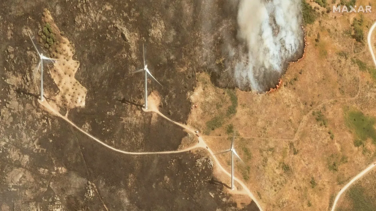 Imagens de satélite mostram dimensão da linha de fogo em...