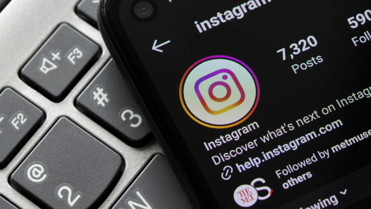 Instagram mostra vídeos de que gostou a amigos. Eis como...