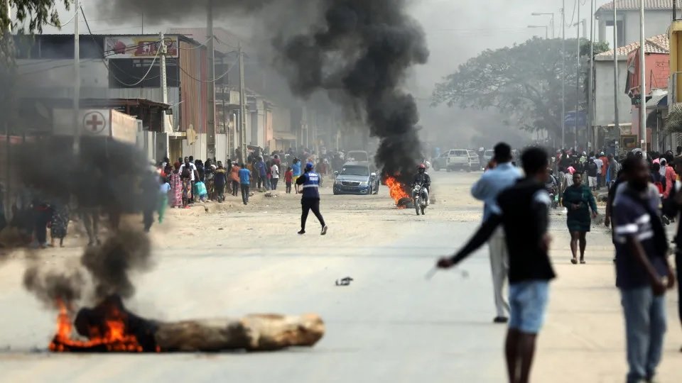 Luanda: Balanço provisório da Polícia aponta para 30 mortos e 277 feridos