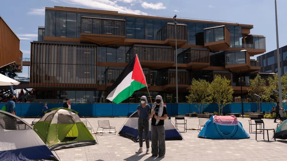 Manifestantes invadiram escritórios da Microsoft nos EUA