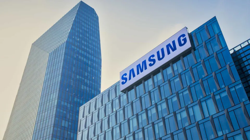 Samsung ainda não decidiu nome do seu dobrável triplo