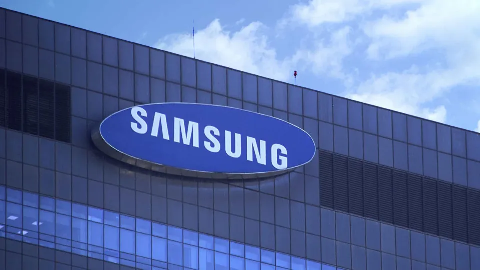 Samsung prestes a revelar novo telemóvel de preço acessível