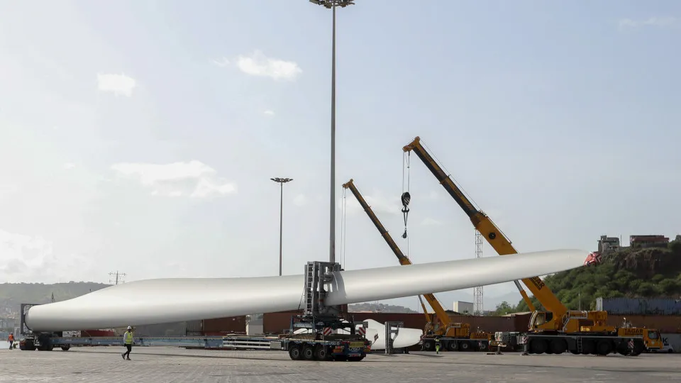 Cabo Verde recebe turbinas eólicas 5 vezes mais potentes do