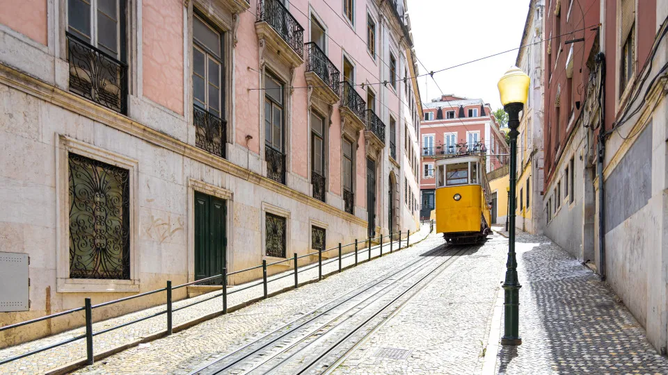Já está a circular uma alternativa ao Elevador da Glória.