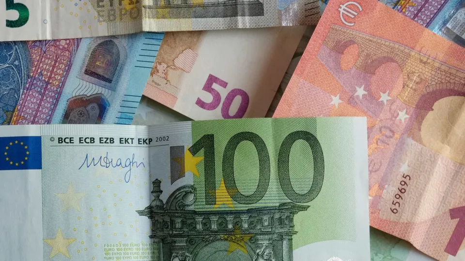 Função Pública. Não há reforço do aumento, mas "processo