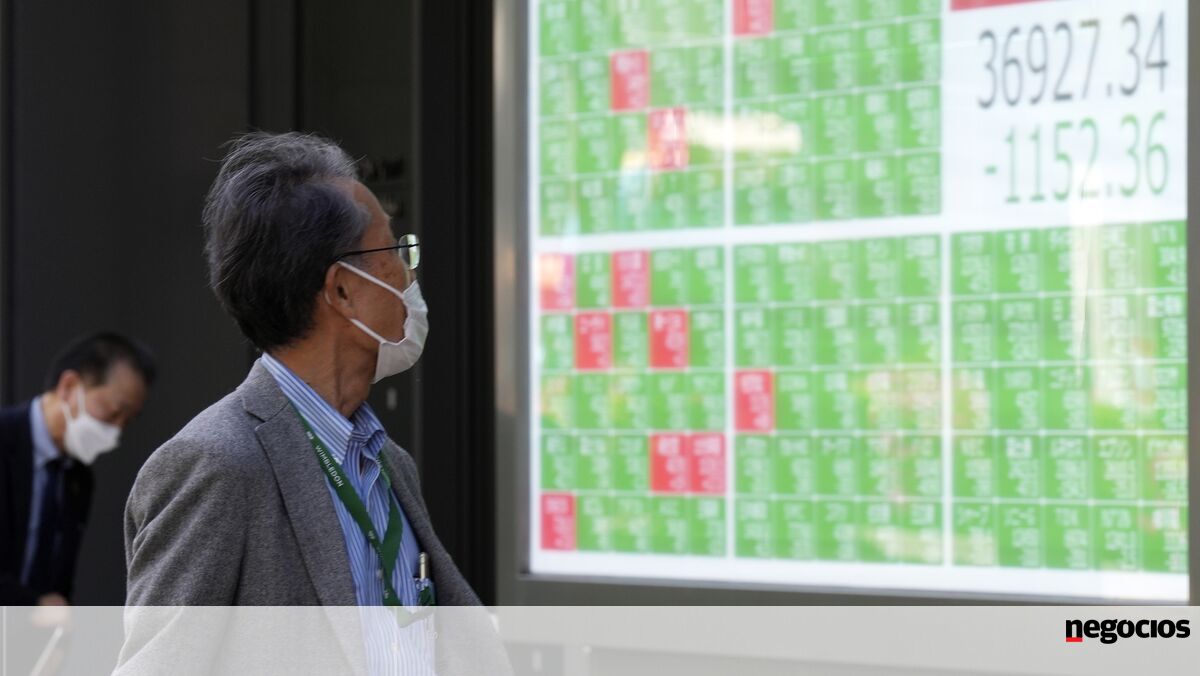 Ásia fecha mista com Baidu a disparar 17%. Índice regional