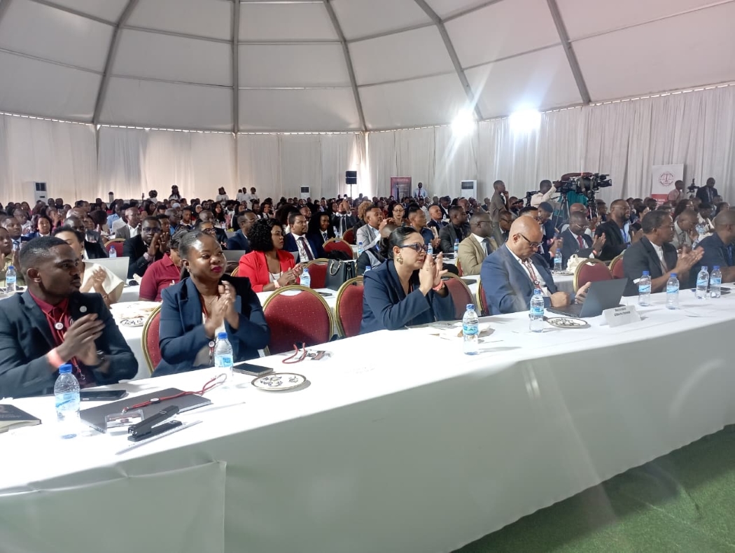 Bastonário da OAM insta jovens advogados a serem inovadores