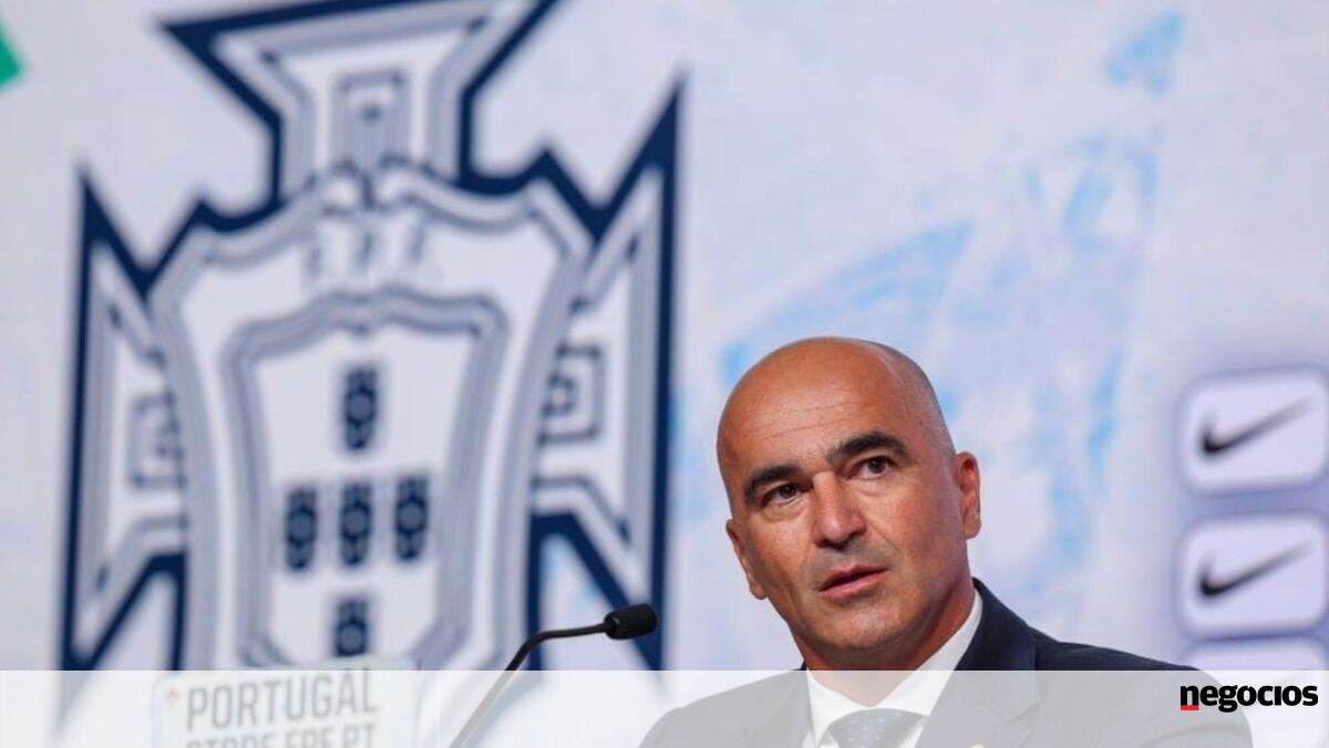 Bastou uma ausência de quatro horas de Roberto Martínez e da
