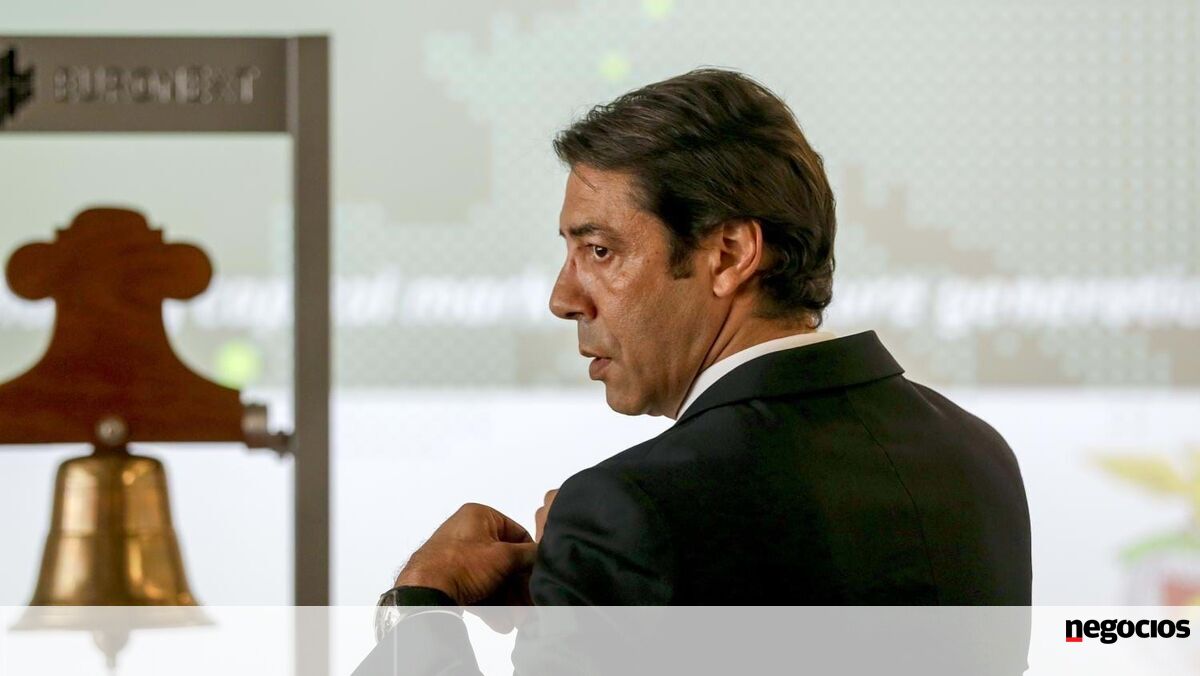 Benfica vai usar “excesso de liquidez” para recomprar até