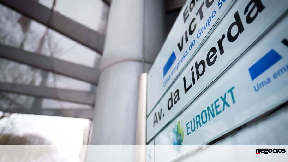 Bolsa de Lisboa abre em baixa. Sonae cai 1%, ações do