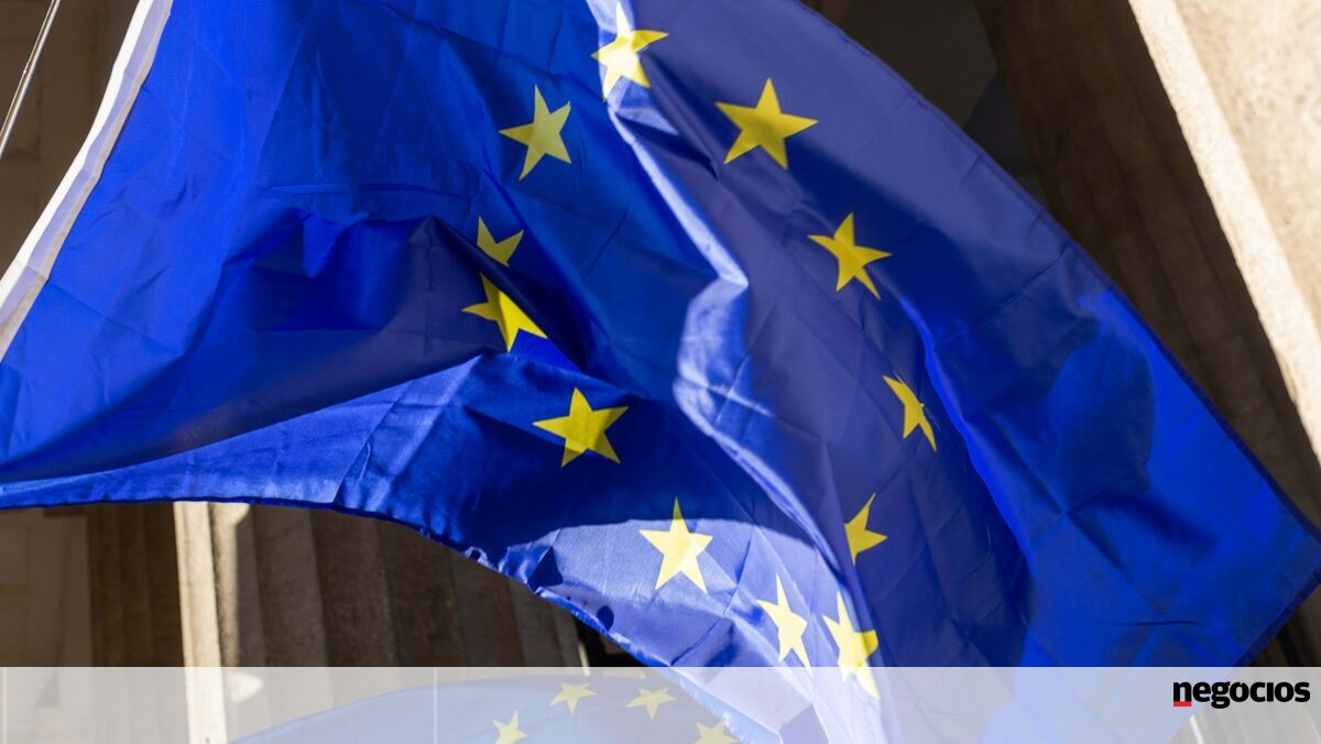 Bruxelas vai escrutinar Big Tech para saber como combatem