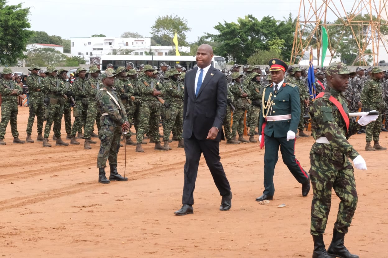 COMANDANTE-CHEFE: Defesa da soberania não se deve delegar