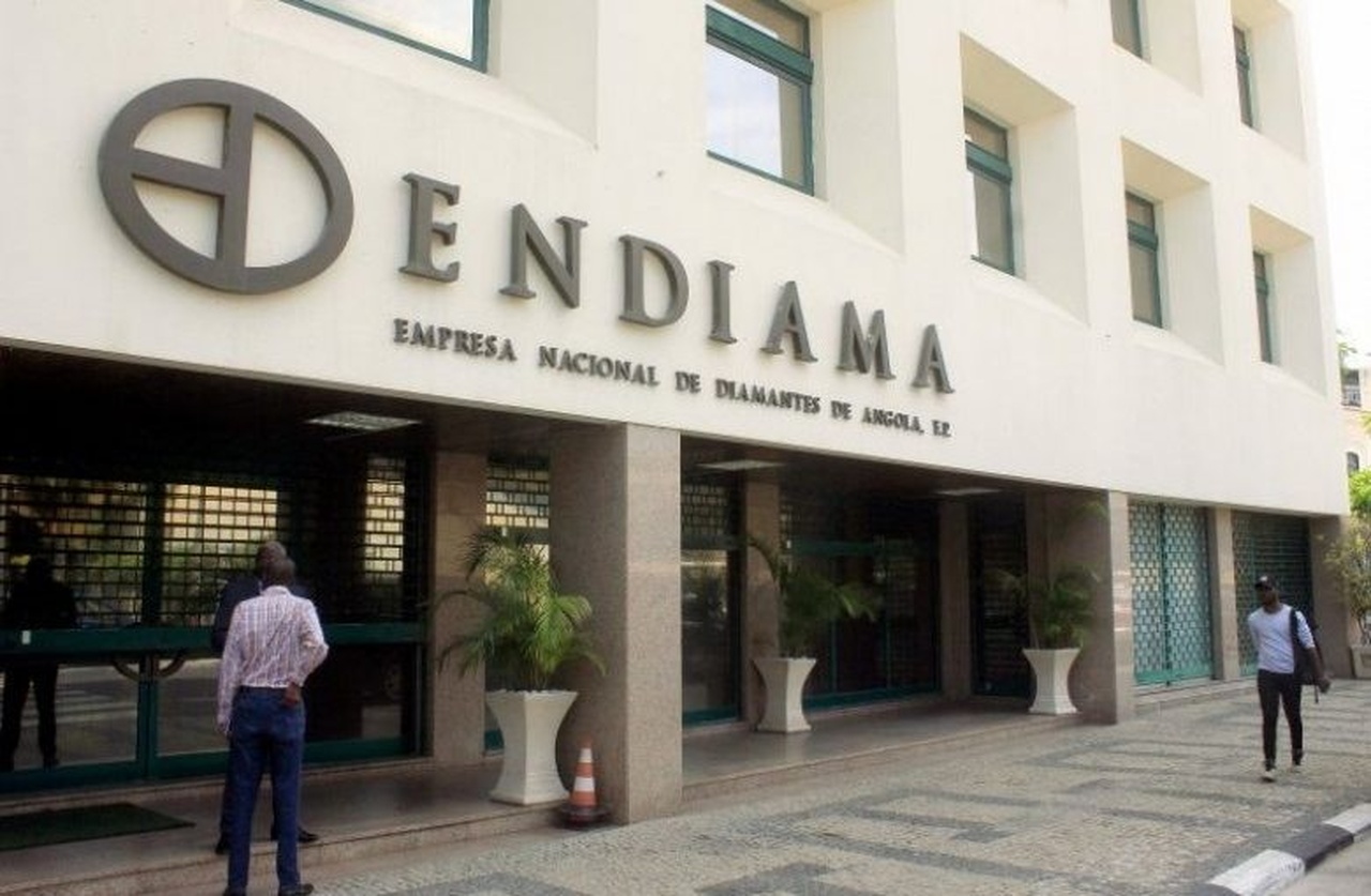 Endiama Arrecadou Mais de Mil Milhões de Dólares Com Venda...