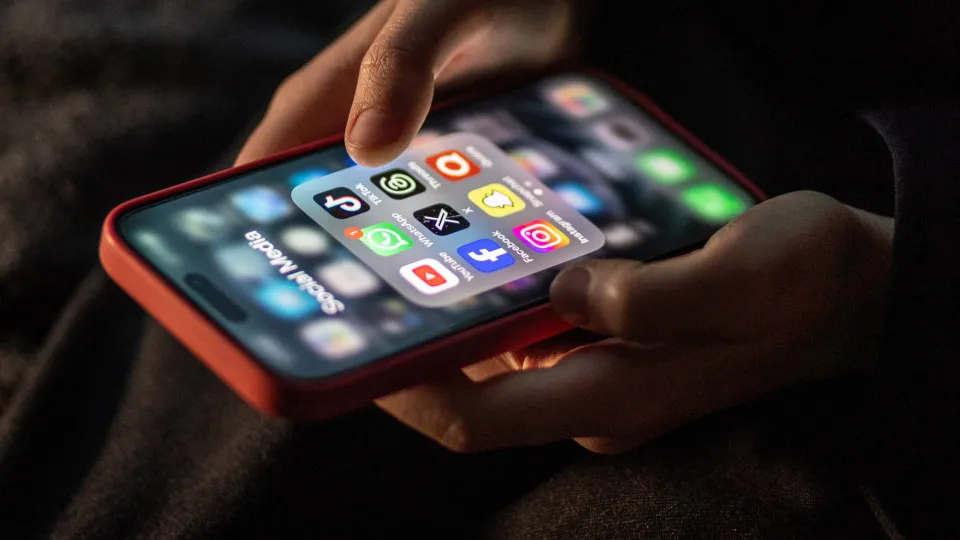 Facebook, Instagram e TikTok: UE anula taxa de supervisão